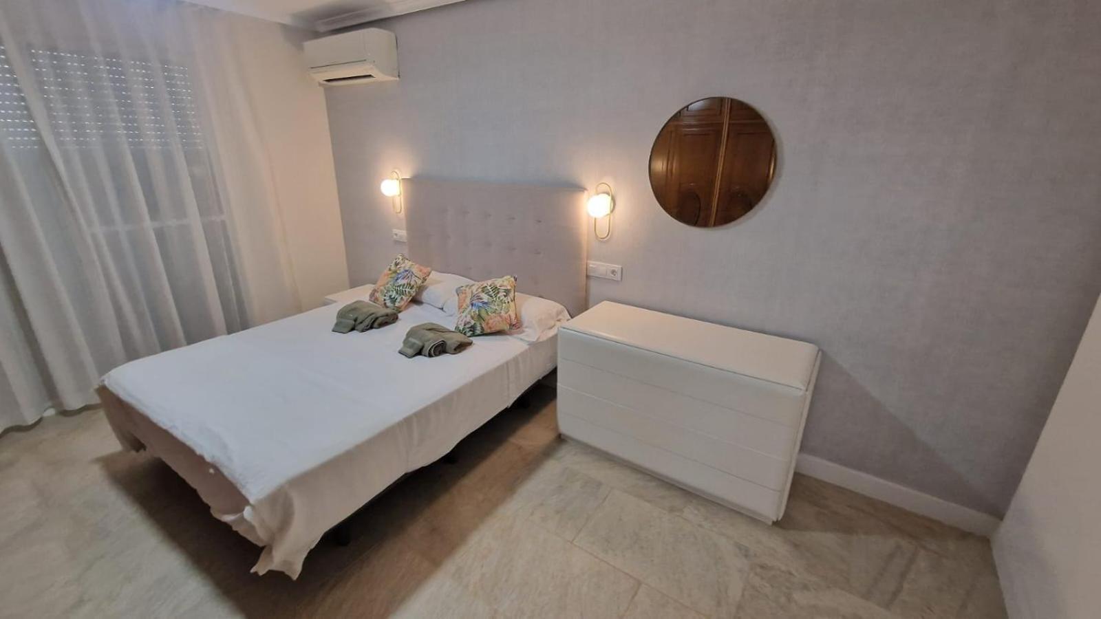 Beachfront Vila Valencia Exterior photo