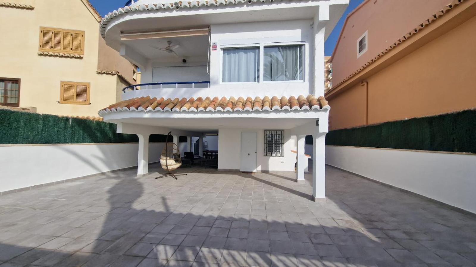 Beachfront Vila Valencia Exterior photo